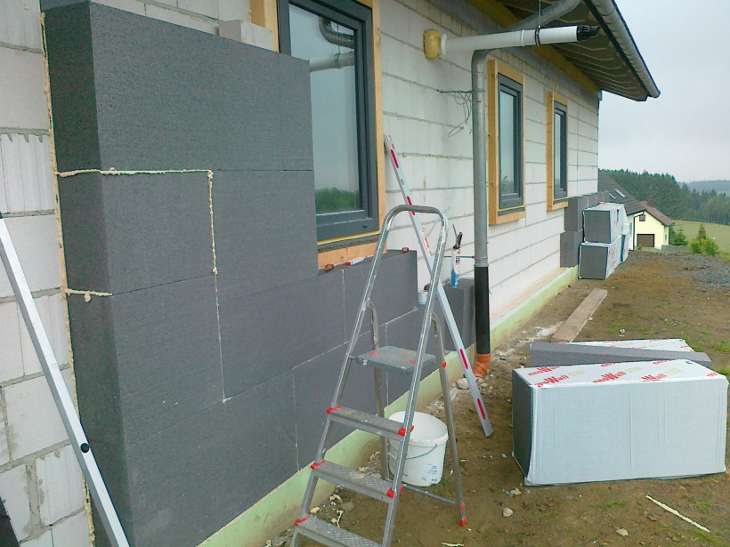 Wärmedämmverbundsystem mit 20 cm graphitiertem Styropor Wärmedämmverbundsystem mit 20 cm graphitiertem Styropor