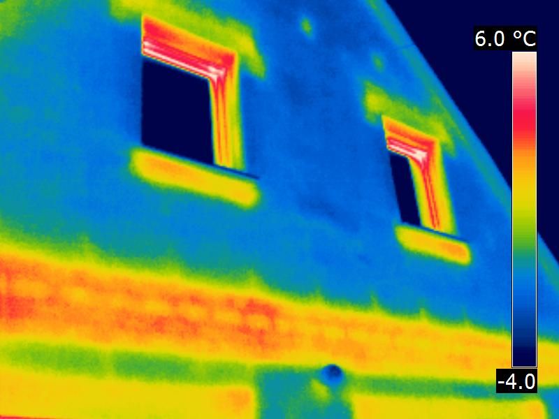 Schwach wärmegedämmter Randbereich einer Geschossdecke