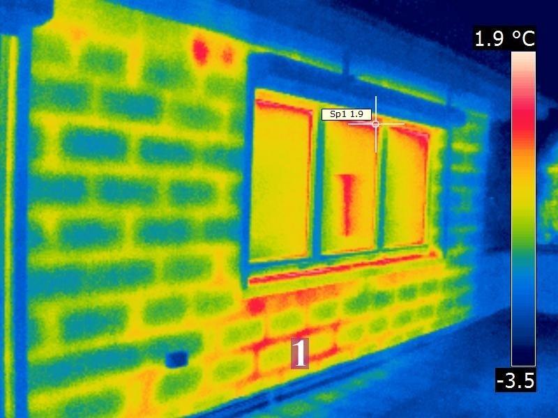 Hier ist der Mörtel zwischen den Steinen 1 die Wärmebrücke