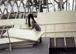 Montage der druckbelastbaren Aufsparrendämmung ohne Brettschalung