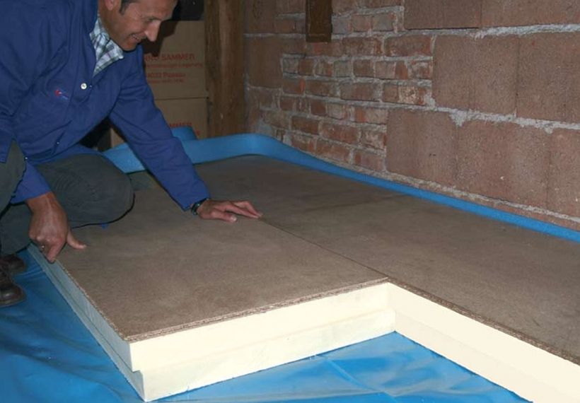 Auch bei Sandwichelementen wird, anders als im Bild sichtbar, keine Folie benötigt.