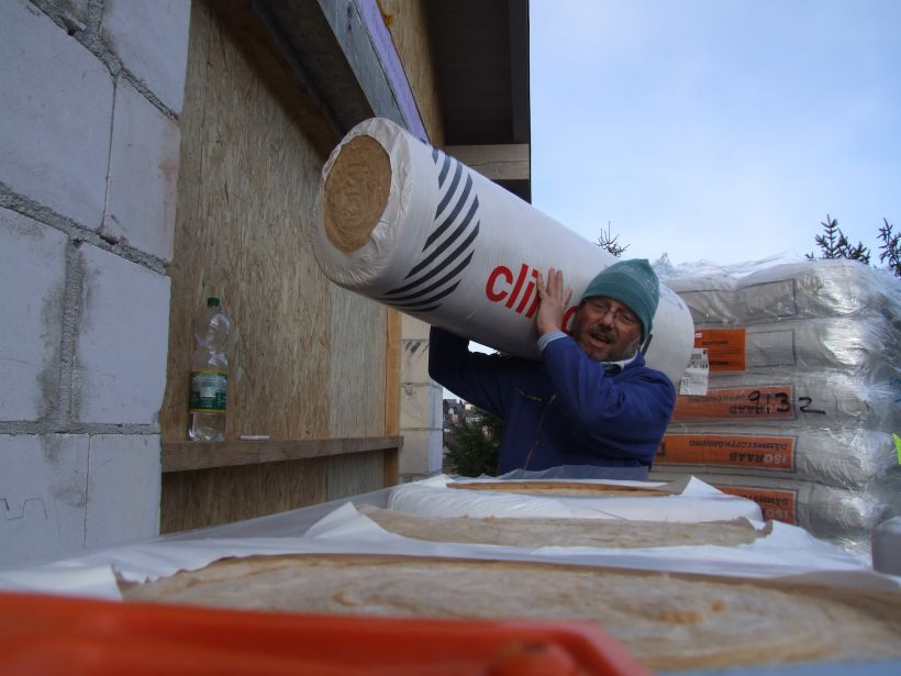 Hier transportiere ich Mineralwolle zu dem Einsatzort oberste Geschossdecke
