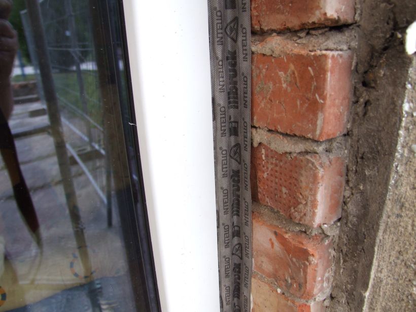 Wegen des fehlenden Glattstrichs ist die Luftdichtheit nicht gewährleistet