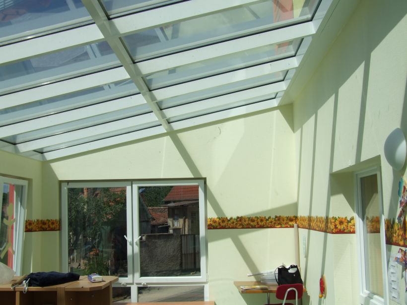 Der Wintergarten an einer Kita war kaum benutzbar, da keine Lüftungsmöglichkeit