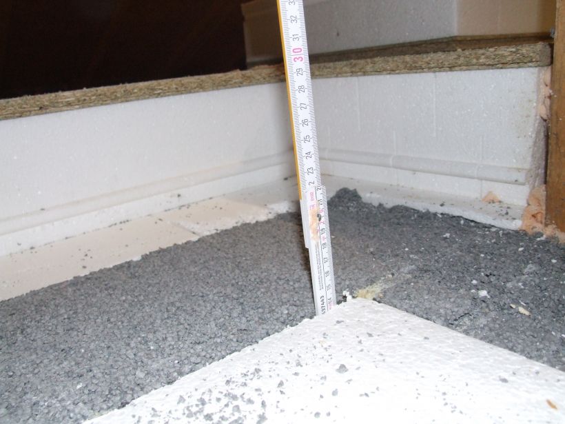 Dämmung der obersten Geschossdecke (massiv) in zwei Lagen (oberste Lage Sandwichelement)