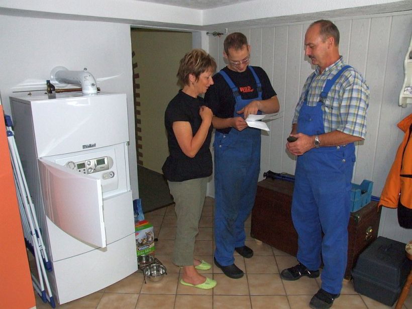 Übergabe des fertig eingebauten Gas-Brennwertgerätes