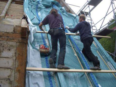 Einbau einer feuchtevariablen Sanierungs-Dampfbremse von außen sd 0,05 bis 2 m