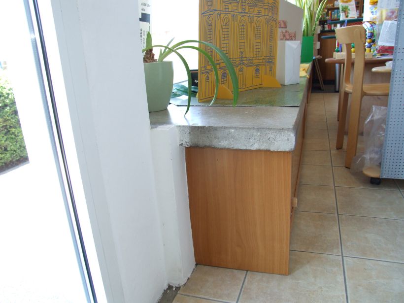 Heizkörper in einer Heizkörperverkleidung