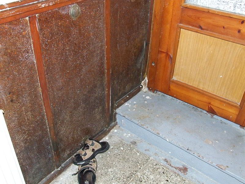 Belüftungsöffnungen  unten und oben bei den Sandalen