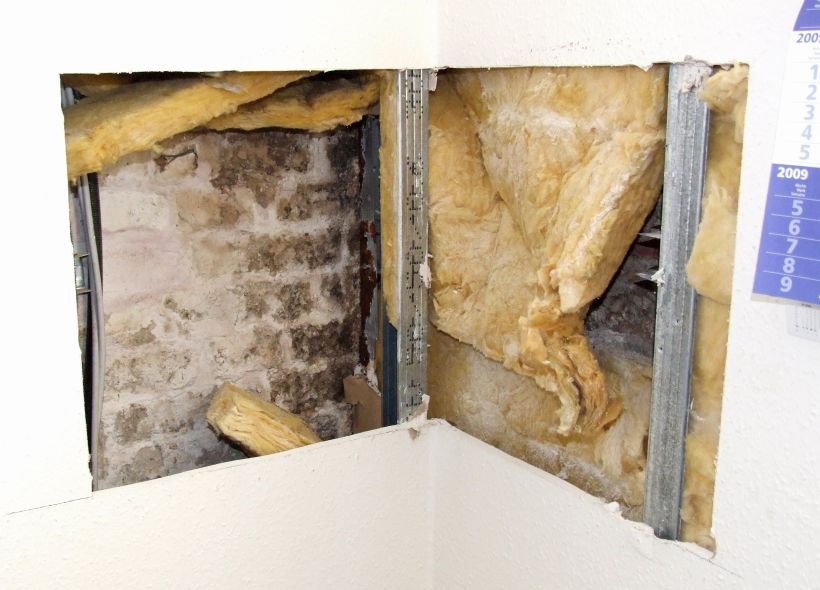 Extrem liederliche Verlegung von Mineralwollematten zur Innendämmung