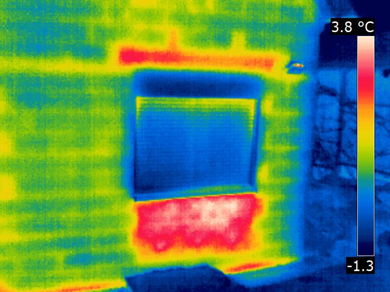 Fehlende Wärmedämmung der Heizkörpernische