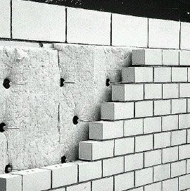 Mehrschaliger Wandaufbau mit 5 cm Mineralwolle und 4 cm Luftschicht Foto: KS-Industrie