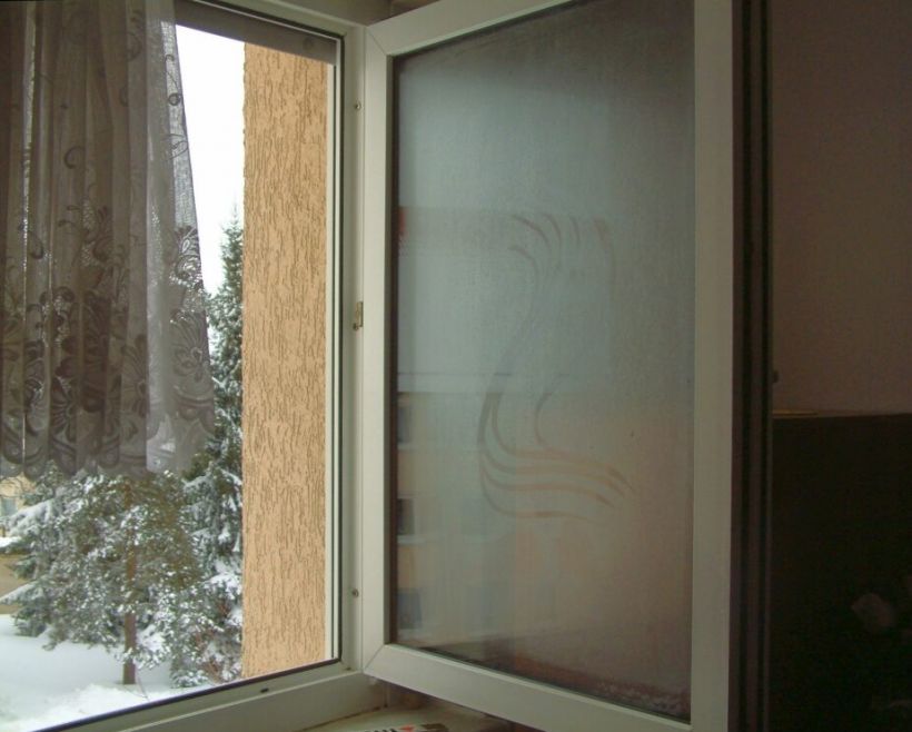 Kondensatbildung auf von außen kalter Fensterverglasung