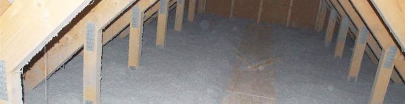 Oberste Geschossdecke, gedämmt mit aufgeblasener Zellulose