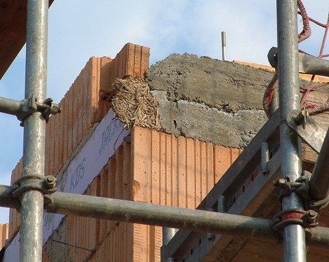 Fehlende Dämmschicht an der Stirnseite der Geschossdecke